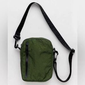 BAGGU Green Crossbody Bag with Black Strap